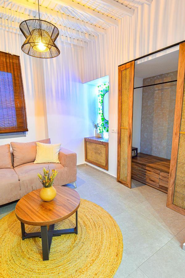 Oikia Suites Mykonos Mykonos Town Bagian luar foto