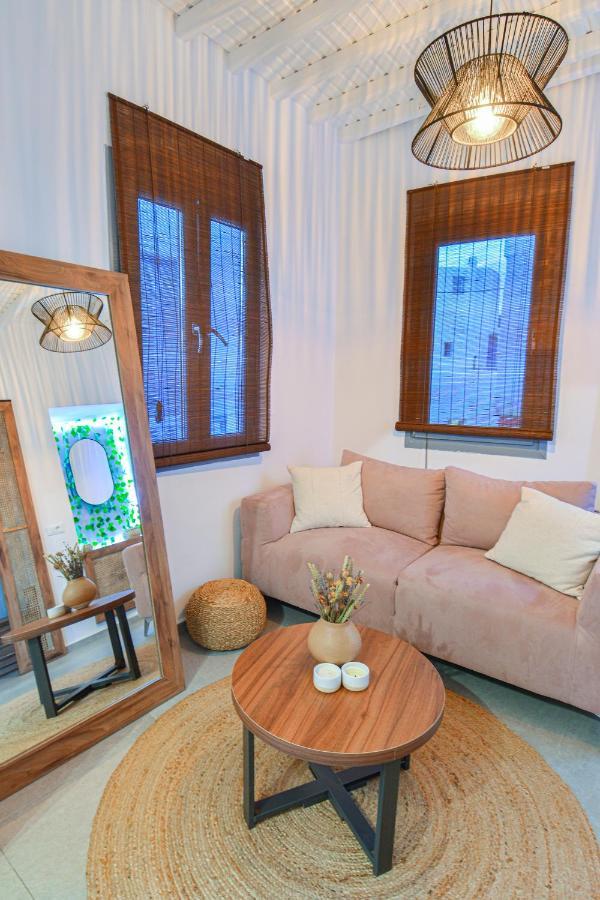 Oikia Suites Mykonos Mykonos Town Bagian luar foto